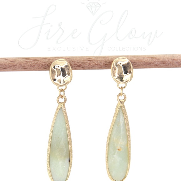 Teardrop Amazonite Crystal Earrings Hammered Metal - Picture 2 of 8